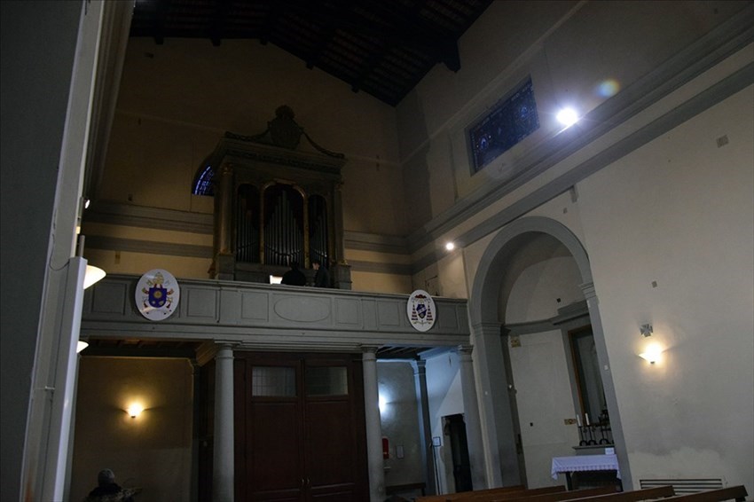 Interno della Pieve con organo