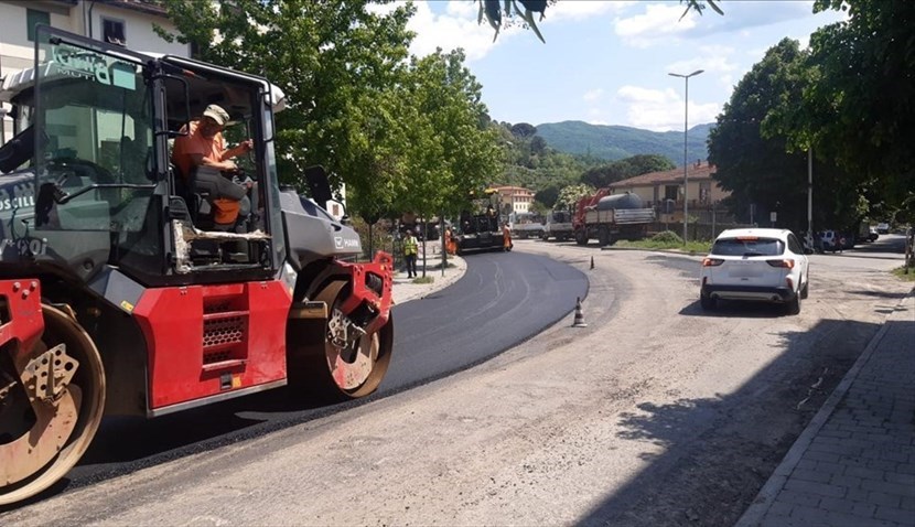 I lavori di asfaltatura a Dicomano