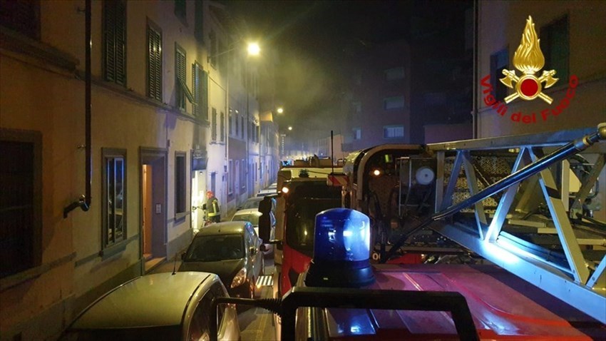 L'incendio in via Ponte all'Asse