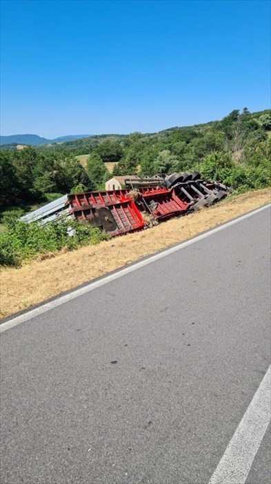 RImorchio si sgancia dalla motrice