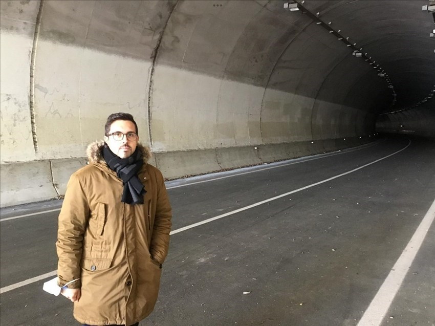 Paolo Gandola a Firenzuola davanti alla strada ancora chiusa