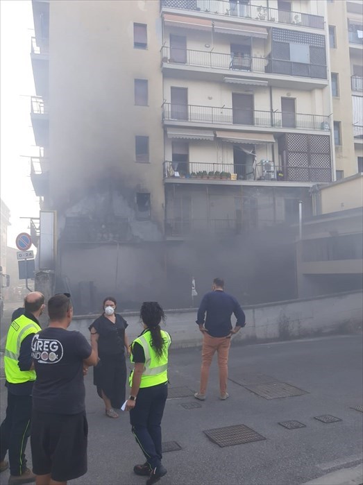 Le foto dell'incendio a Borgo