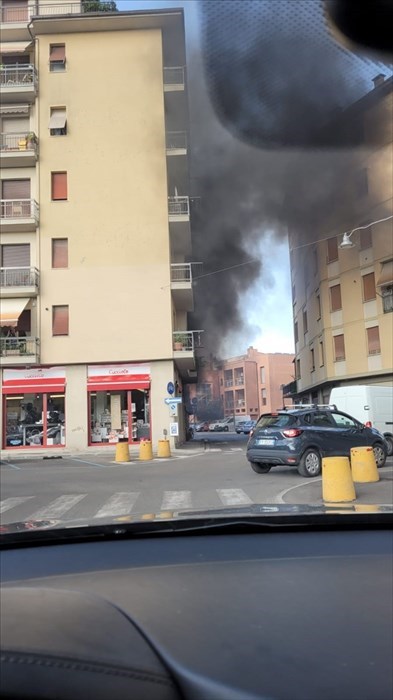 Le foto dell'incendio a Borgo