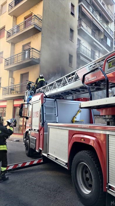 Le foto dell'incendio a Borgo