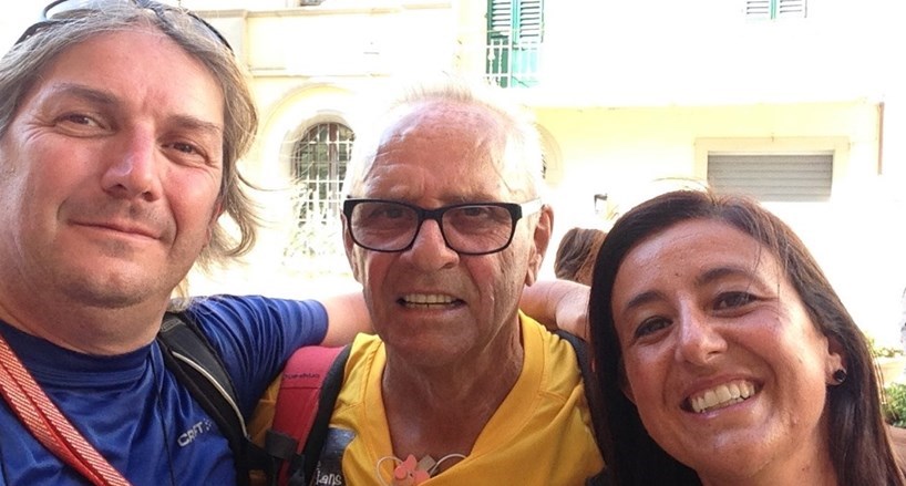 In questa foto OkMugello lo vediamo nel 2018 con Saverio Zeni e Serena Pinzani