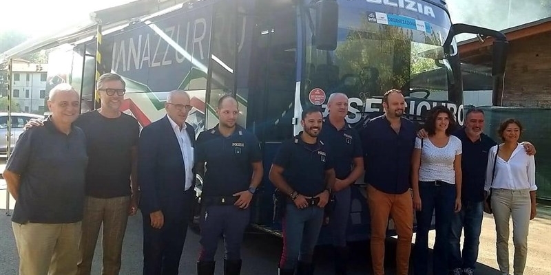 Il Pullman della Stradale a Borgo