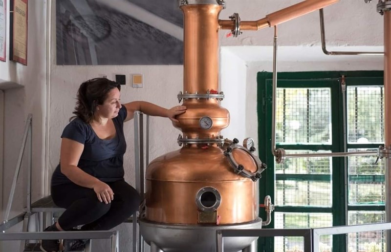 Priscilla controlla le c aldaiette