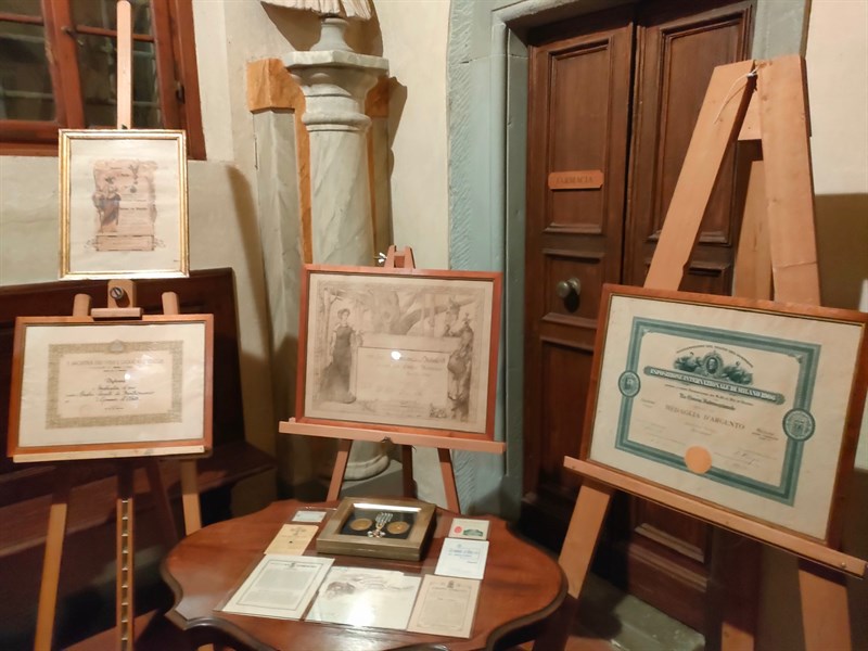 I tanti attestati  conseguiti nel corso dei secoli. 