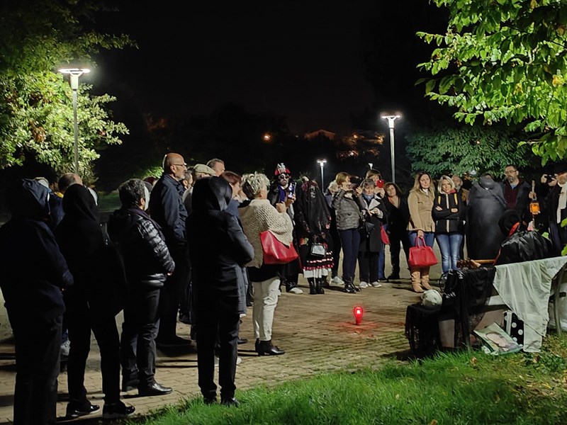 La passeggiata nel parco dei misteri