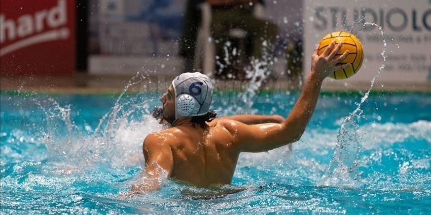 Il difensore della Rari Nantes Florentia Stefano Sordini (6).