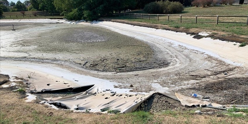 Il laghetto svuotato al Parco Pertini. Foto di repertorio