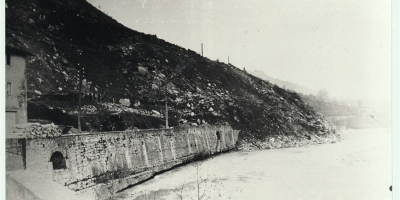 La grande frana che travolse strada e ferrovia