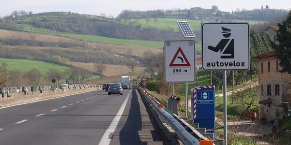 Autovelox. Foto di repertorio