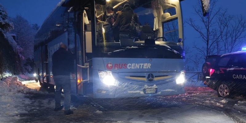 Pullman bloccato a San Godenzo