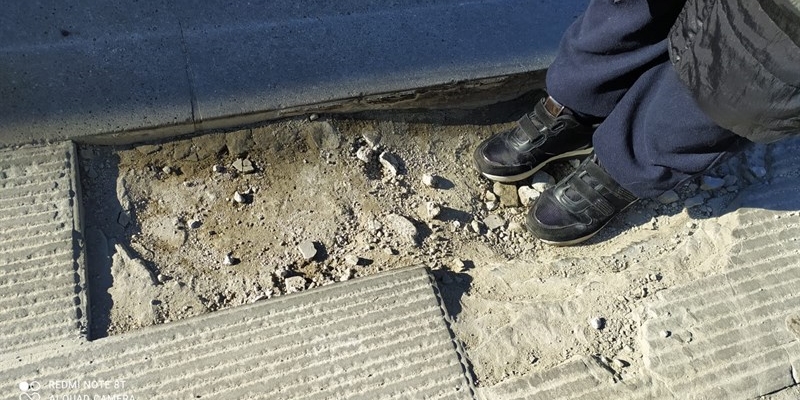 Buche nei marciapiedi