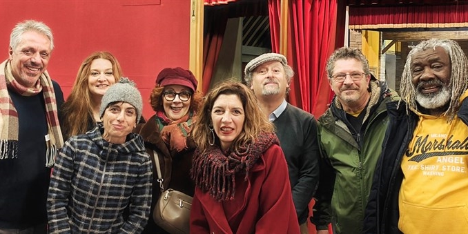 Il cast al completo con Massimiliano Miniati