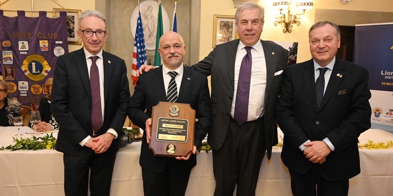 Il dott. Franco Vocioni, con  il Prof.Alberto Carradori e a destra Simone Bettini e il prof. Giuseppe Guerra.