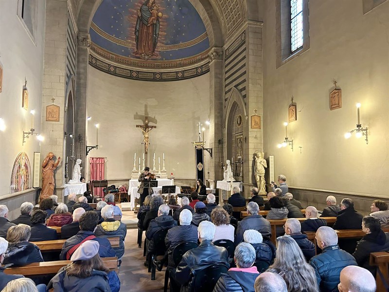 La cerimonia all'interno dell'Oratorio della Misericordia