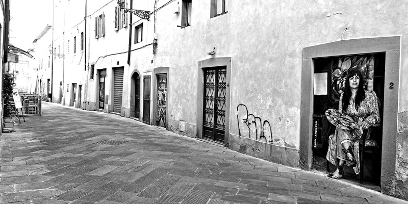   ""Facciamoci strada - Un percorso fotografico al femminile sull’imprenditoria del Mugello"",""Studio Noferini