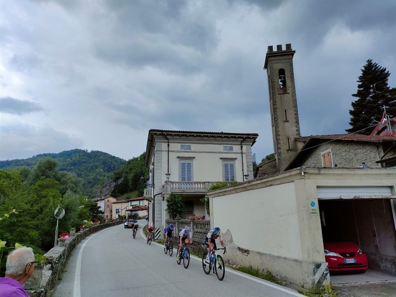 Il passaggio del Giro d'Italia donne da Crespino