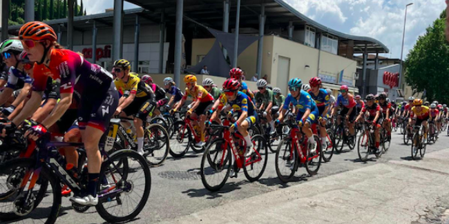 Il passaggio del Giro d'Italia donne