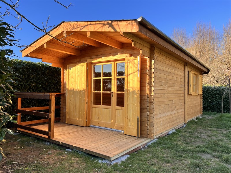 Una casetta di legno realizzata dalla ditta