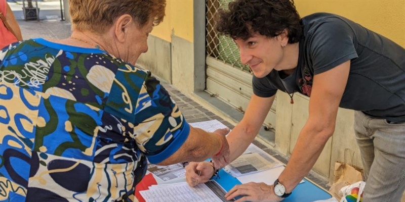 Raccolta firme salario minimo del Pd di Vicchio