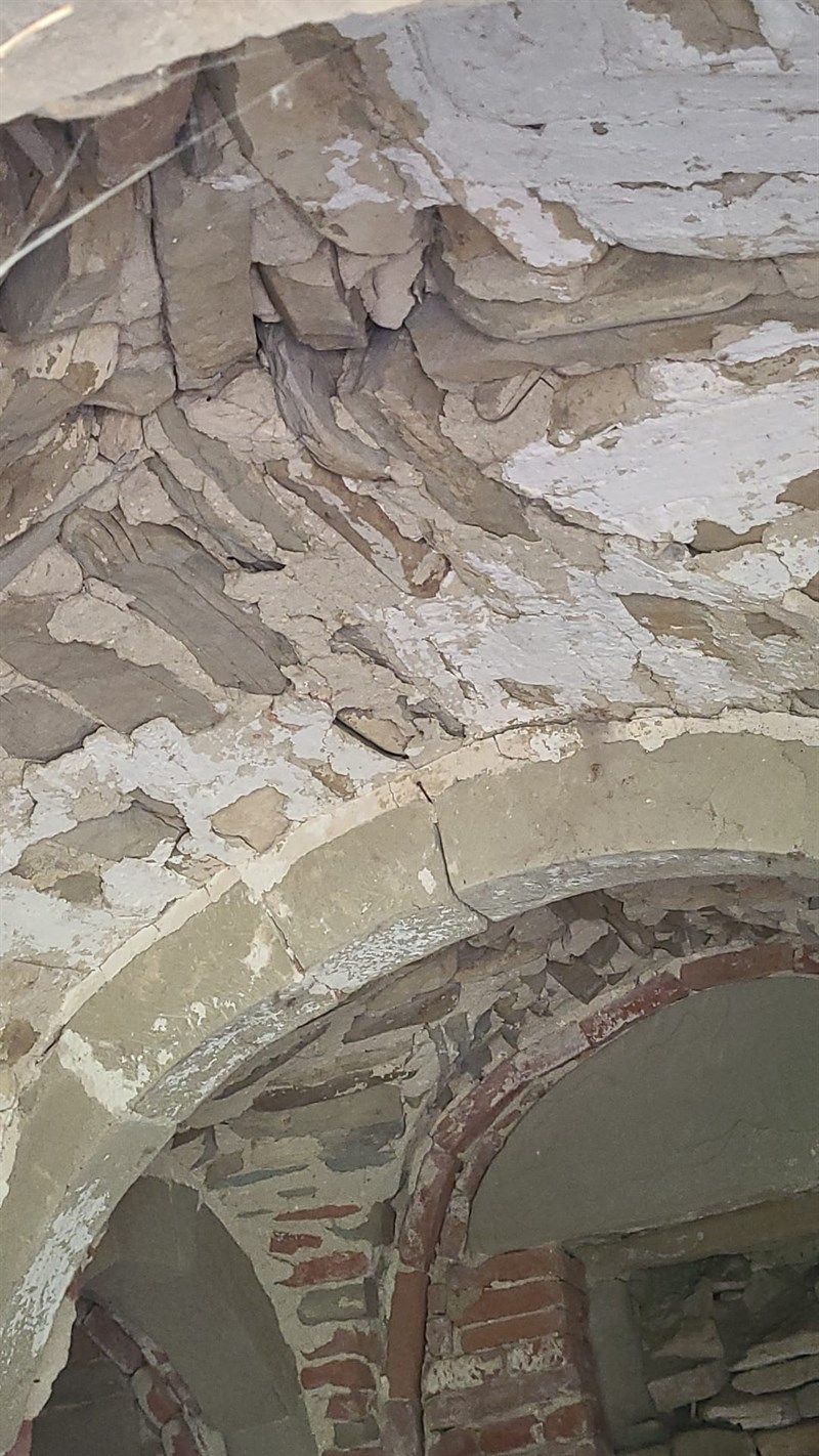 i danni sulle volte della pieve