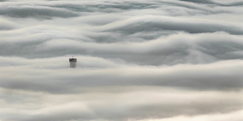 “ al di sopra” - L’immagine di Mirko Ulivi prescelta, da migliaia di foto, dalla Galleria d’Arte “Dantebus” in via Margutta a Roma.