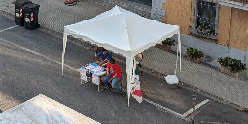 PD Vicchio durante la raccolta firme