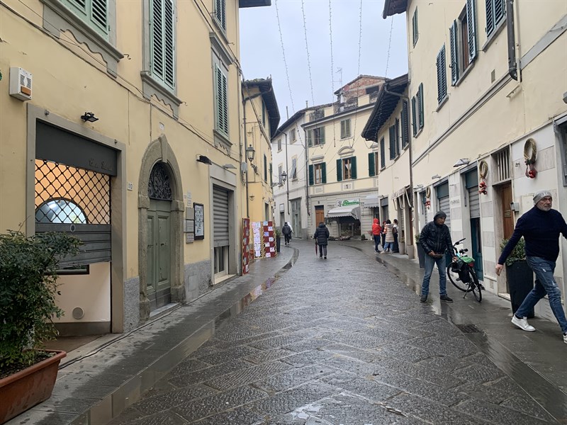 Saracinesce abbassate