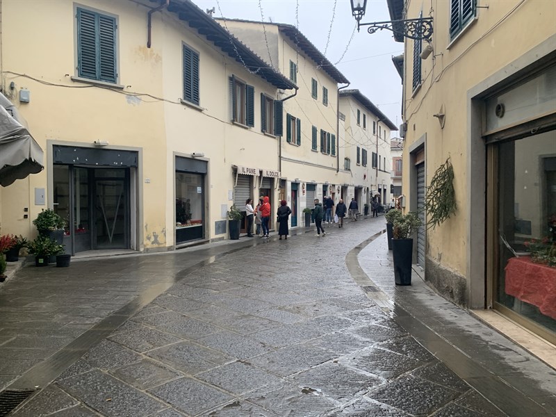 Saracinesce abbassate