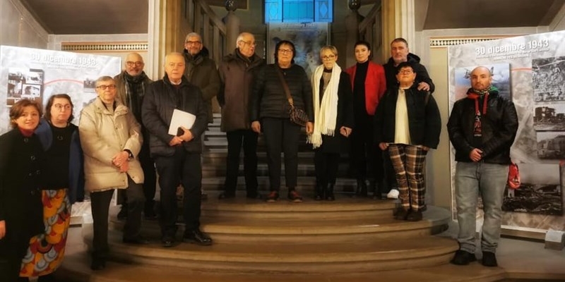 L'inaugurazione della mostra. Al centro della foto, il nostro Aldo Giovannini