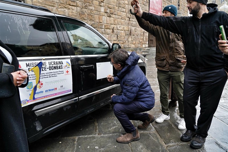 Nardella firma il messaggi oper il Sindaci di Kyiv