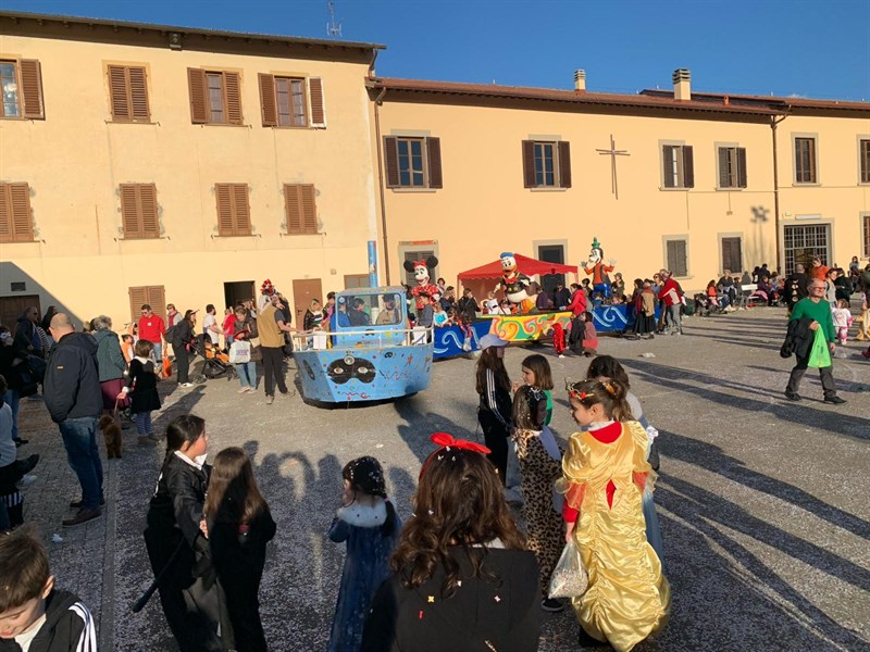 La silata dei carri al centro giovanile