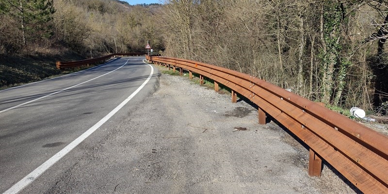 Gardrail arrugginito sulla Faentina