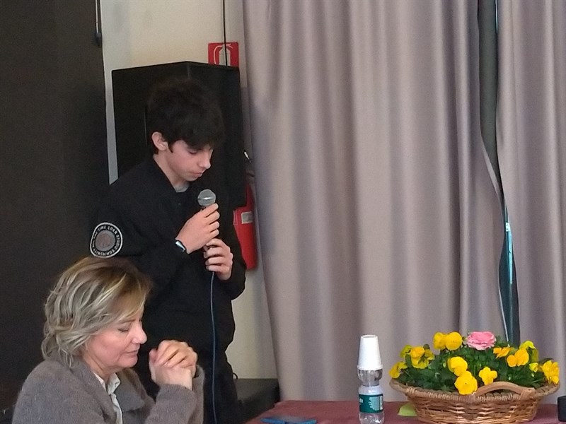 Fabrizio Paci con la lettura della poesia di Tahirih