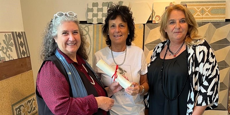 La storica azienda Manzani Graniglie di Molino del Piano, attiva nella produzione di mattonelle dal 1926, è stata premiata ""Premio Renzo Del Lungo alla Continuità d’Impresa"",""CNA Firenze