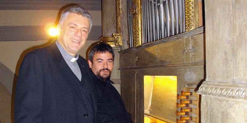 Don Stefano Ulivi e il Maestro Umberto Cerrini