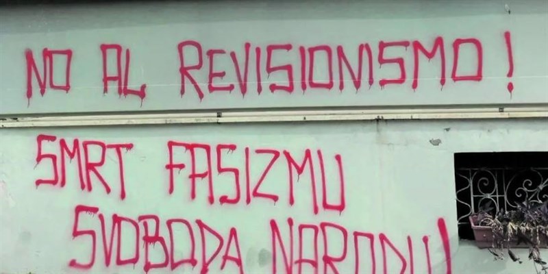 scritte slave revisioniste