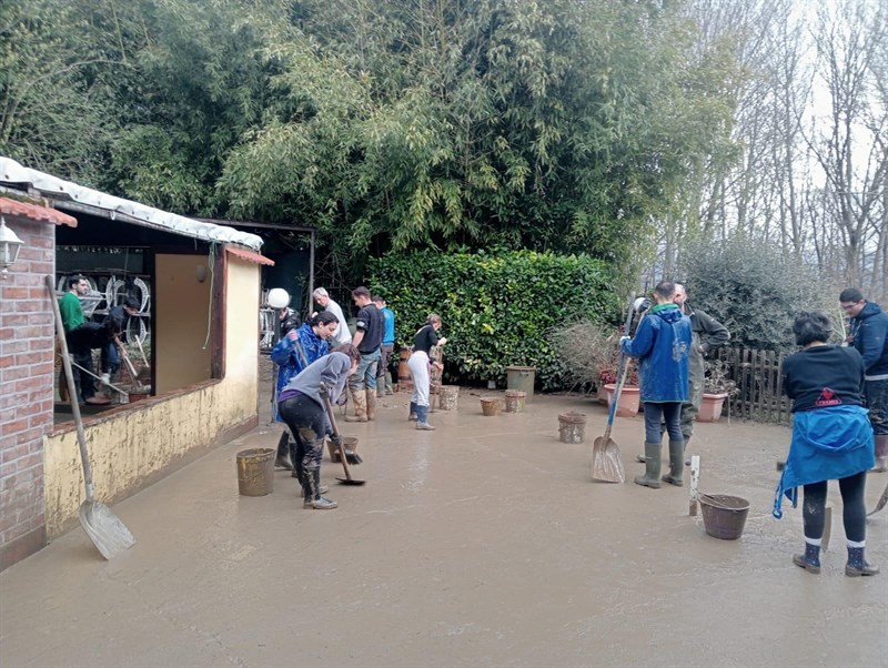 Volontari in azione a Borgo