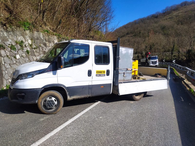 Maltempo, frana a Fontebuona. Residente: ""Strada ancora chiusa, un grande disagio"", la segnalazione di un lettore