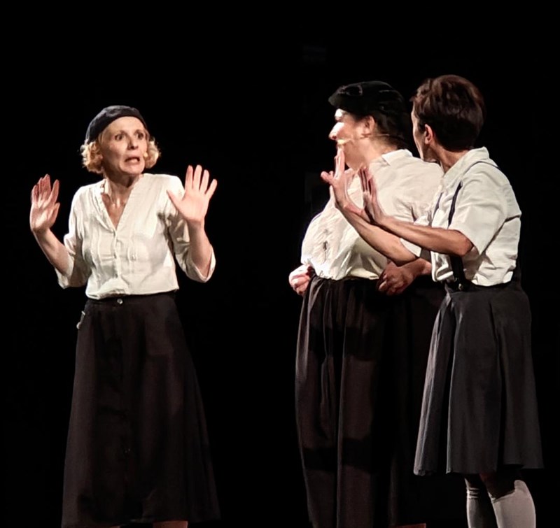 Teatro, al Corsini grandi applausi per Rossana Mola, Rita Pelusio e Federica Fabiani in ""Giovinette"",""Massimiliano Miniati