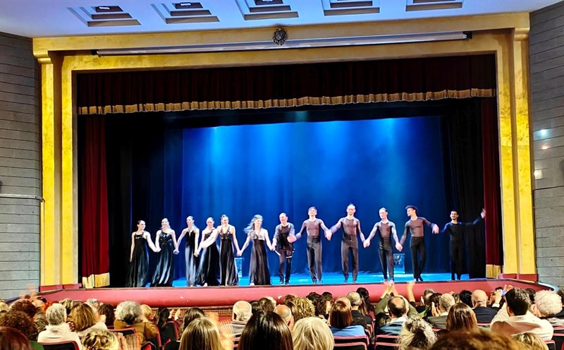 Grandioso successo della  Lyric Dance Company al Corsini di Barberino: strepitoso ""Love is a losing game"" con la musica di Amy Winehouse