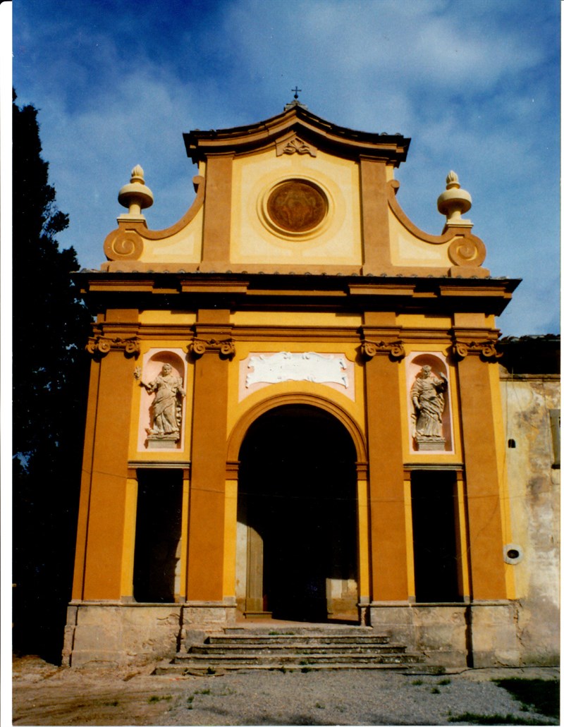 11 dicembre 1996. La facciata della Badia di Santa Maria a Vigevano.