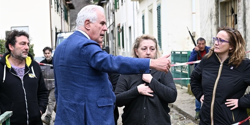 Il Presidente della Regione Toscana Giani in visita ai volontari nei Comuni di Pelago, Pontassieve e Rufina colpiti dall’alluvione
