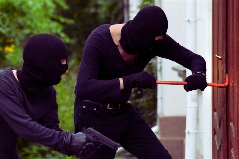 Cr b27fa6 Ladri 18062025 okmugello it