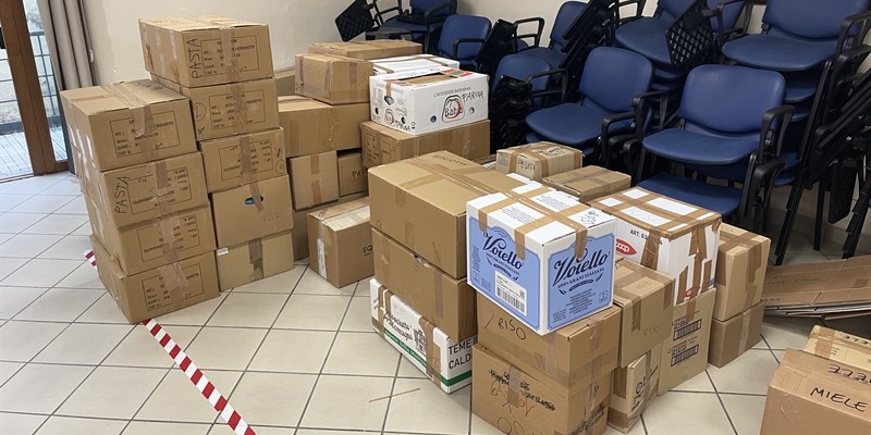 parte degli scatoloni della prima giornata di raccolta