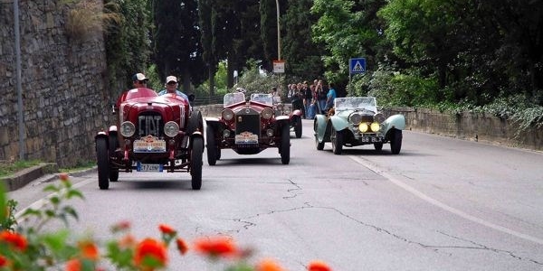 Autovetture d’epoca sulle strade del Mugello
