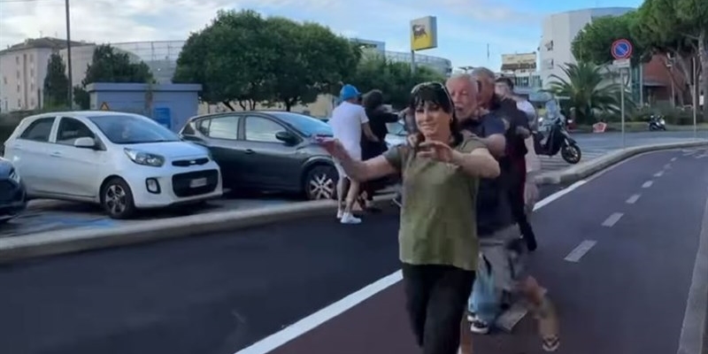 Balletto nel triangolo della piazza